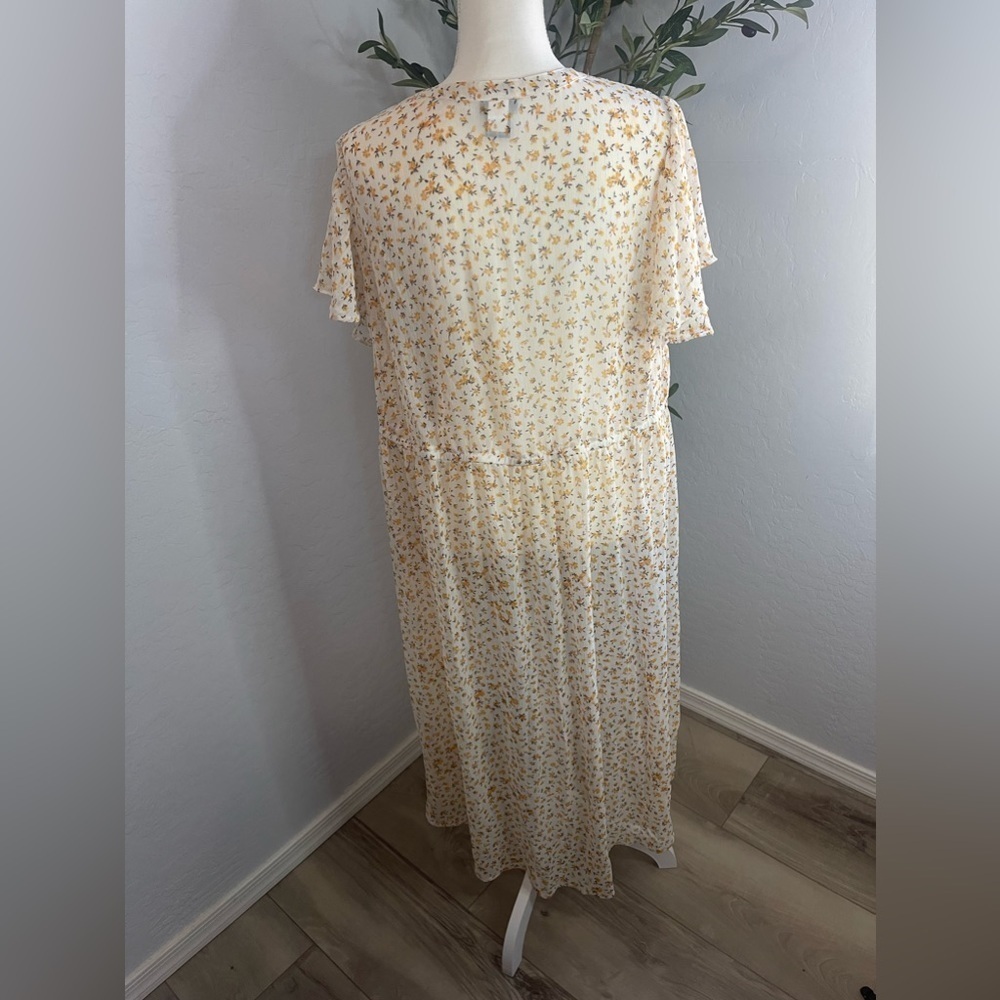 Torrid Floral Duster - Picture 3 of 6